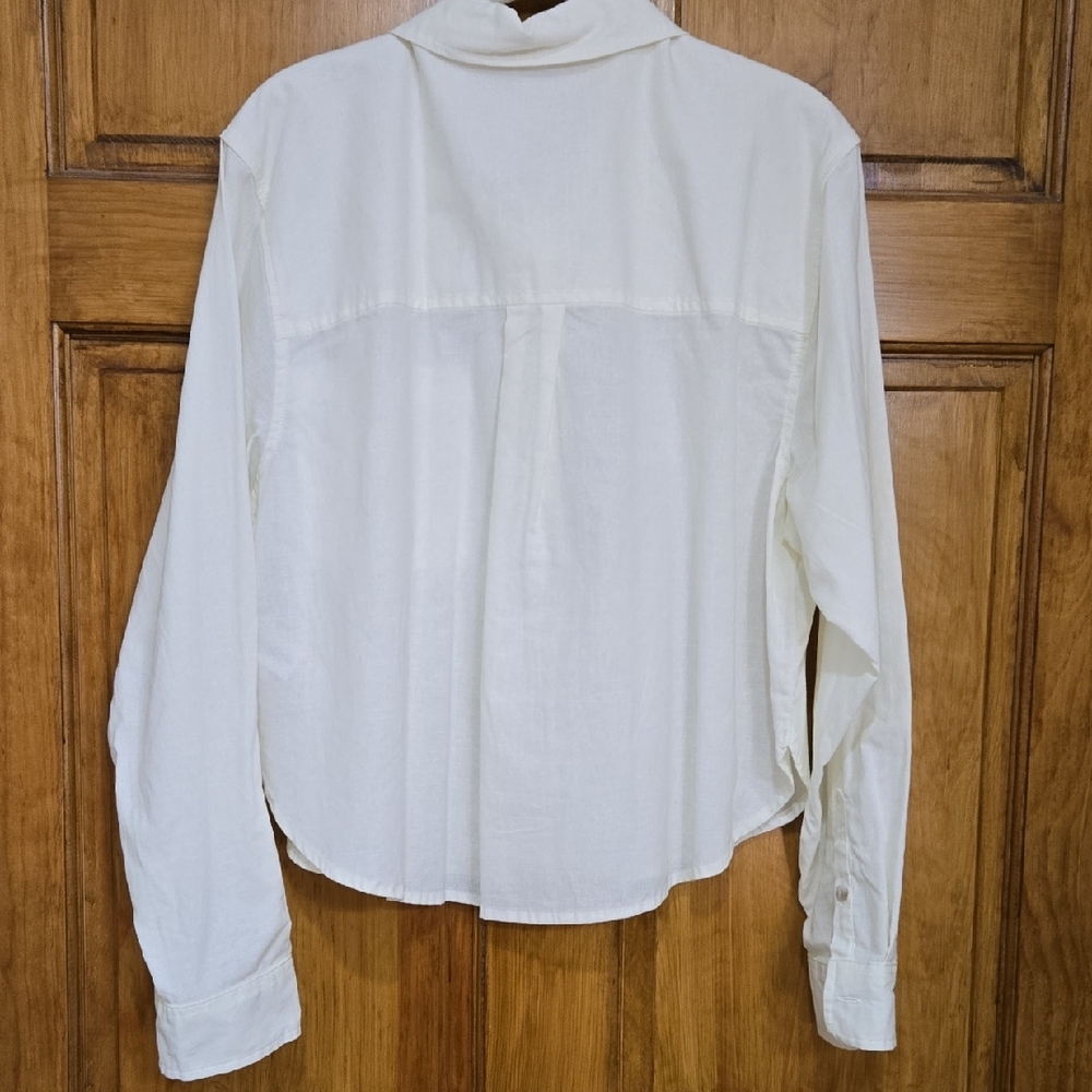 Universal Thread White Button-Up Blouse - Picture 3 of 5